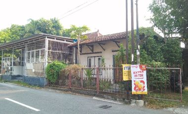 Tanah dijual 1557m bonus rmh joglo dekat hotel Matahari Jogyakarta