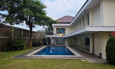 Dijual Rumah Megah dengan Private Pool di Ijen Nirwana, Klojen Malang