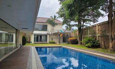 Dijual Rumah Megah dengan Private Pool di Ijen Nirwana, Klojen Malang