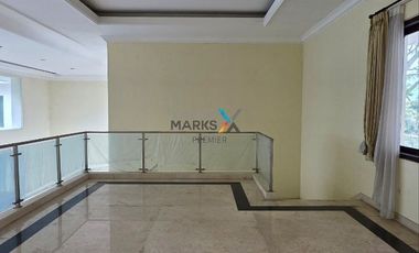 Dijual Rumah Megah dengan Private Pool di Ijen Nirwana, Klojen Malang