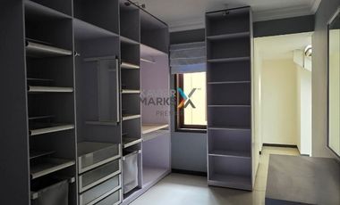 Dijual Rumah Megah dengan Private Pool di Ijen Nirwana, Klojen Malang