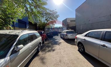 Para bodega o desarmaduría en 10 de Julio.