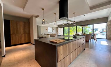 Casa en Venta en esquina - Lagos del Sol