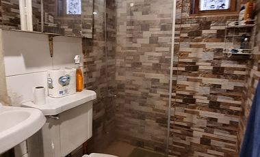 GRAN OPORTUNIDAD DE INVERSIÓN CASA CON 3 DEPARTAMENTOS