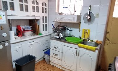 GRAN OPORTUNIDAD DE INVERSIÓN CASA CON 3 DEPARTAMENTOS