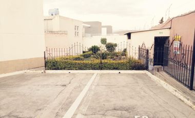 CASA EN VENTA  MITAD DEL MJNDO