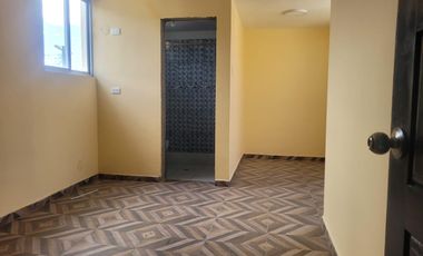 CASA EN VENTA  MITAD DEL MJNDO