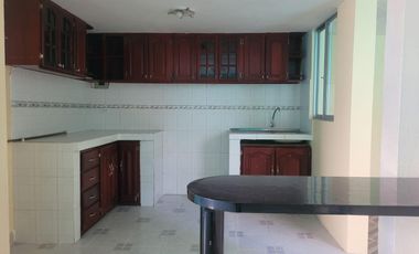 CASA EN VENTA  MITAD DEL MJNDO