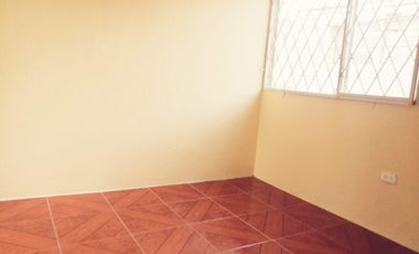 CASA EN VENTA  MITAD DEL MJNDO