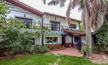 VENTA | PERMUTA - Casa 5 dormitorios, con piscina y jardín - Garita 9, Funes.