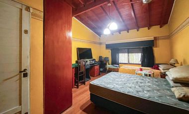 VENTA | PERMUTA - Casa 5 dormitorios, con piscina y jardín - Garita 9, Funes.