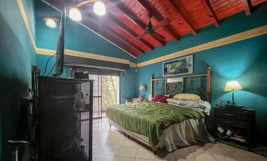 VENTA | PERMUTA - Casa 5 dormitorios, con piscina y jardín - Garita 9, Funes.