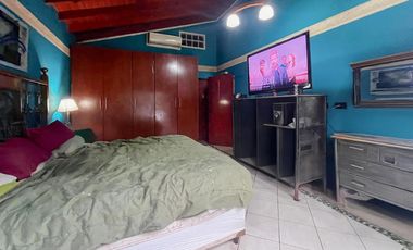 VENTA | PERMUTA - Casa 5 dormitorios, con piscina y jardín - Garita 9, Funes.