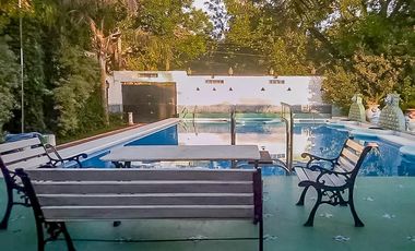 VENTA | PERMUTA - Casa 5 dormitorios, con piscina y jardín - Garita 9, Funes.