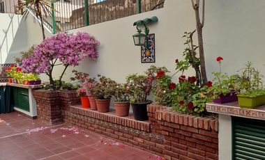Departamento de cuatro ambientes con Patio y Cochera en Venta en Avellaneda