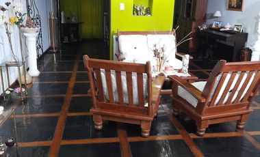 Departamento de cuatro ambientes con Patio y Cochera en Venta en Avellaneda