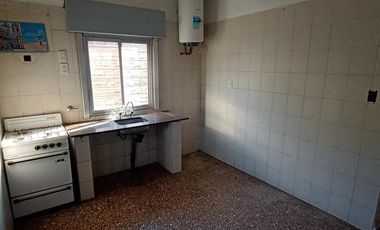 PH interno - 2 ambientes con patio - Wilde