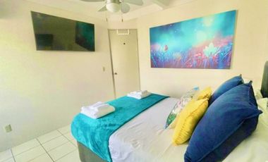 Venta Casa amueblada en Condominio con alberca.