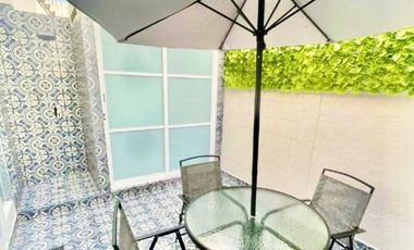 Venta Casa amueblada en Condominio con alberca.