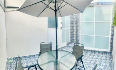 Venta Casa amueblada en Condominio con alberca.