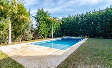 Casa 5 ambientes con piscina en la mejor zona de Las Talas, Canning