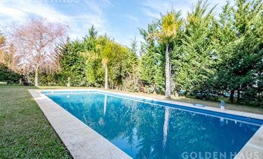 Casa 5 ambientes con piscina en la mejor zona de Las Talas, Canning