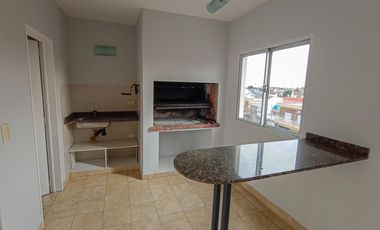 Alquiler Departamento en Lanús Oeste 2 ambientes al contrafrente por escalera