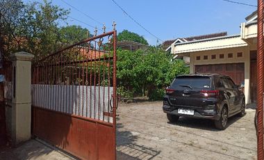 Rumah Besar CIREBON PLERET Mobil Masuk