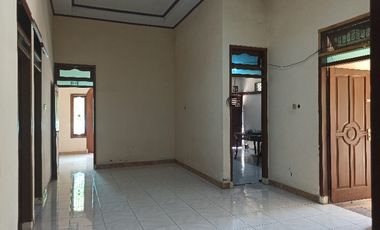 Rumah Besar CIREBON PLERET Mobil Masuk