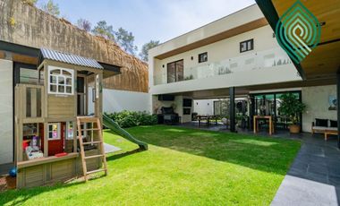 CASA CON JARDIN EN VENTA EN BOSQUE REAL