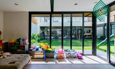 CASA CON JARDIN EN VENTA EN BOSQUE REAL