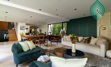 CASA CON JARDIN EN VENTA EN BOSQUE REAL