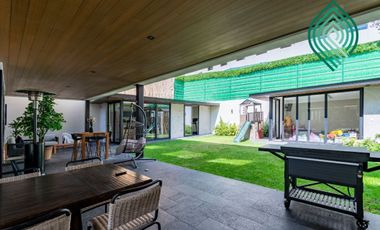 CASA CON JARDIN EN VENTA EN BOSQUE REAL