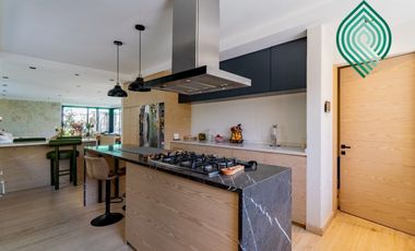 CASA CON JARDIN EN VENTA EN BOSQUE REAL