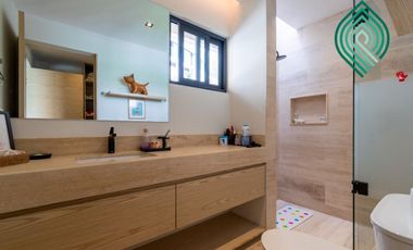 CASA CON JARDIN EN VENTA EN BOSQUE REAL