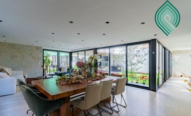 CASA CON JARDIN EN VENTA EN BOSQUE REAL