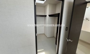 CASA EN VENTA EN MILENIO III QUERETARO. Luci