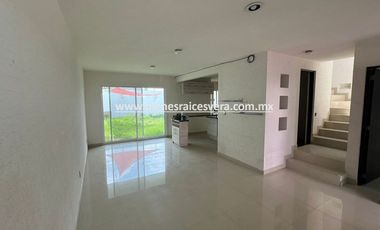 CASA EN VENTA EN MILENIO III QUERETARO. Luci