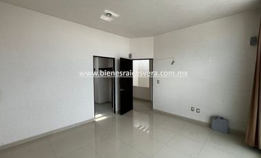 CASA EN VENTA EN MILENIO III QUERETARO. Luci