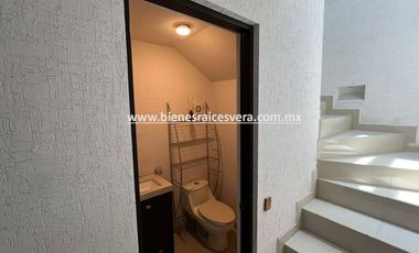 CASA EN VENTA EN MILENIO III QUERETARO. Luci