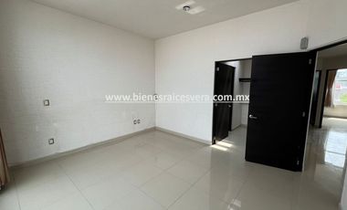 CASA EN VENTA EN MILENIO III QUERETARO. Luci
