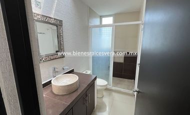 CASA EN VENTA EN MILENIO III QUERETARO. Luci
