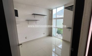 CASA EN VENTA EN MILENIO III QUERETARO. Luci