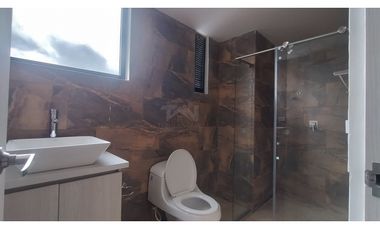 Penthouse en arriendo barrio Chipre 280m2