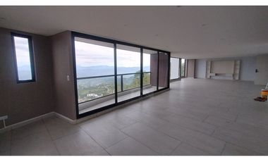 Penthouse en arriendo barrio Chipre 280m2