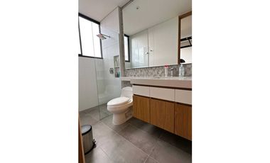 Venta apartamento medio-amoblado Poblado La Calera