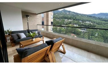 Venta apartamento medio-amoblado Poblado La Calera