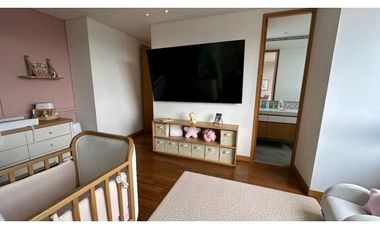 Venta apartamento medio-amoblado Poblado La Calera