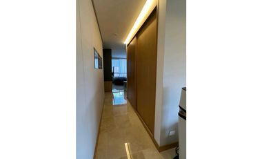 Venta apartamento medio-amoblado Poblado La Calera