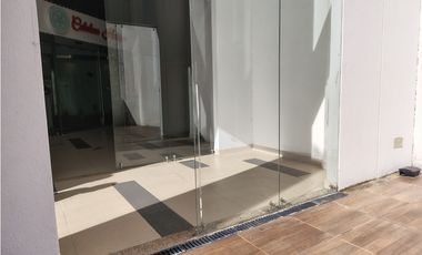 SE VENDE LOCAL 196 EN CENTRO COMERCIAL PEÑALISA